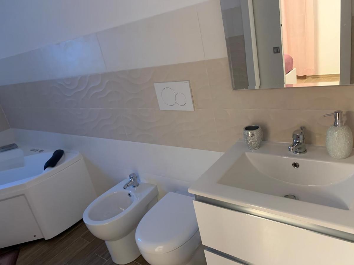 R Home Иския Екстериор снимка