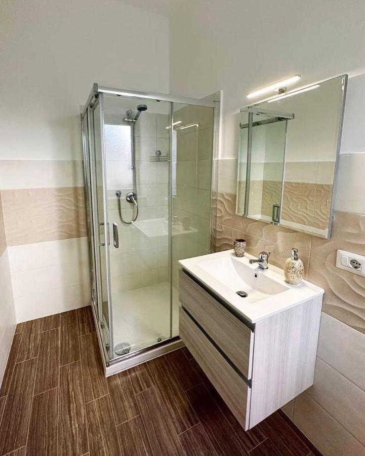 R Home Иския Екстериор снимка