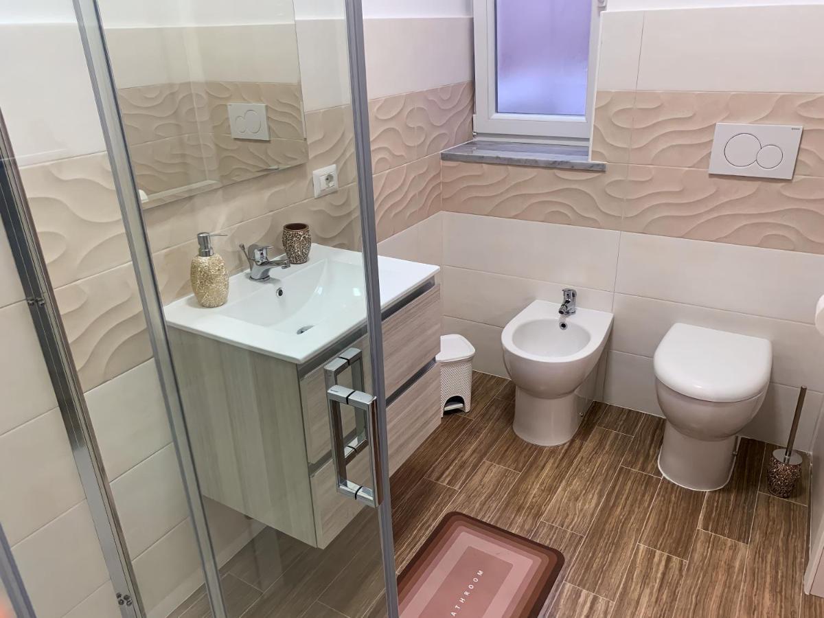 R Home Иския Екстериор снимка